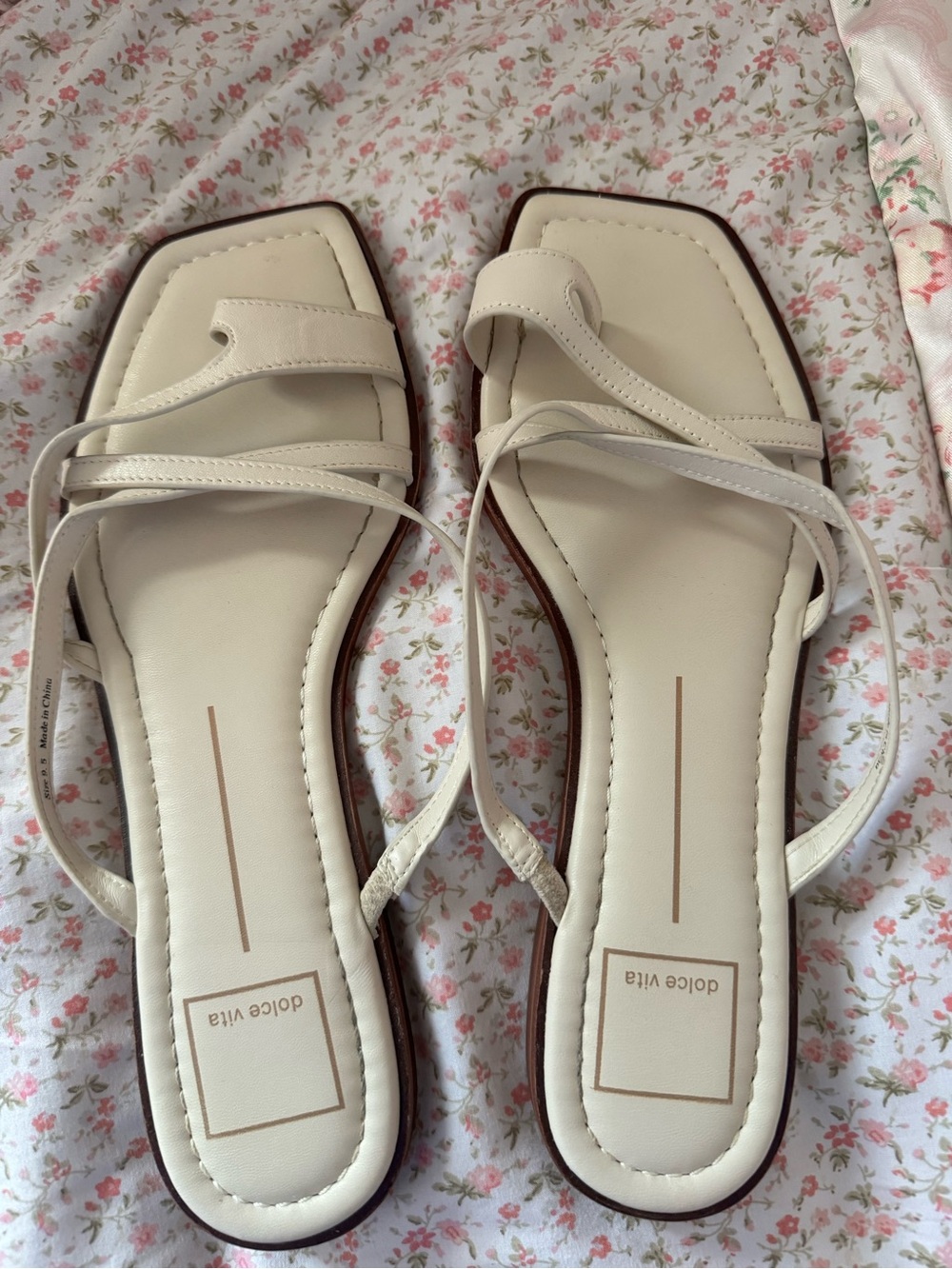 Dolce Vita Women's Cream Strappy Square-Toe Lace-Up Sandals